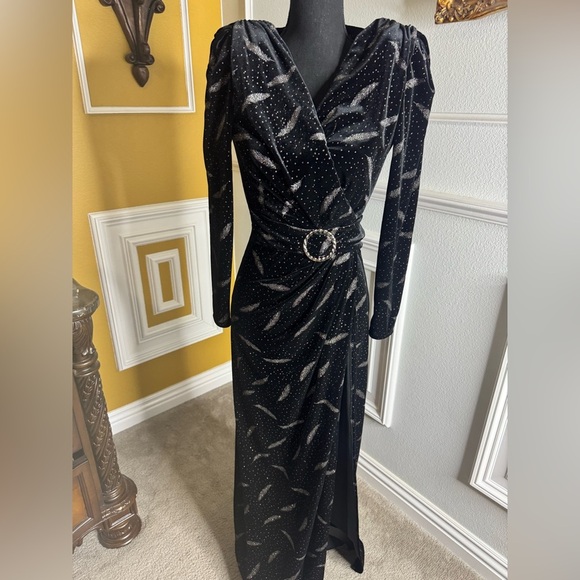 Carina Velvet Gown - Elegant Black and White Patterned Dress - Picture 12 of 14